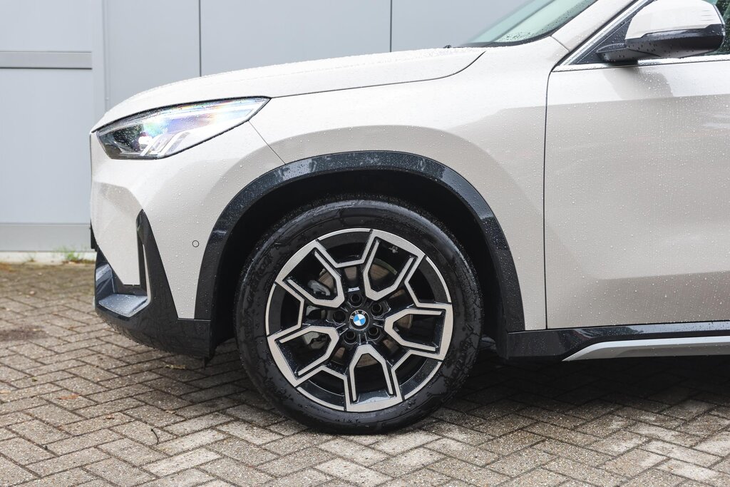 BMW iX1 5