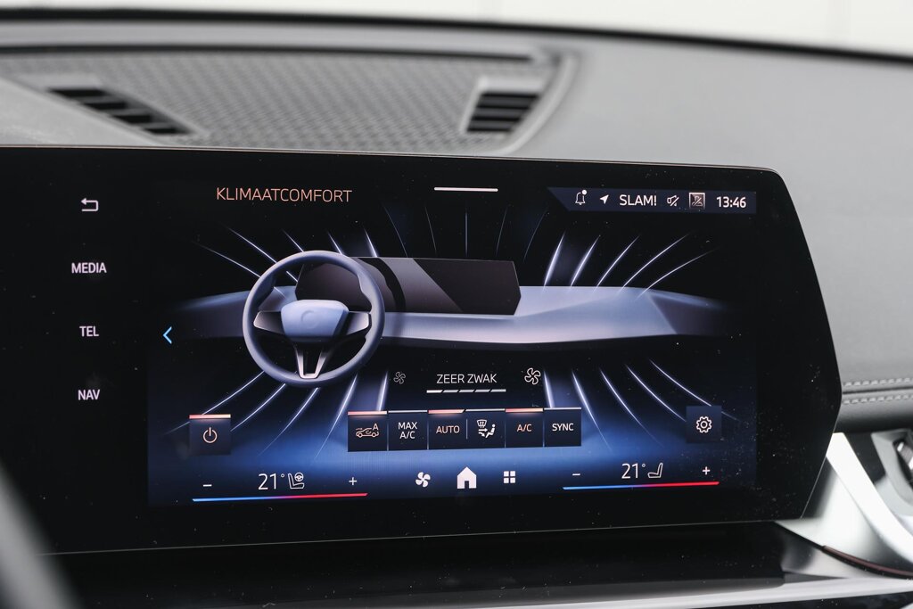 BMW iX1 23