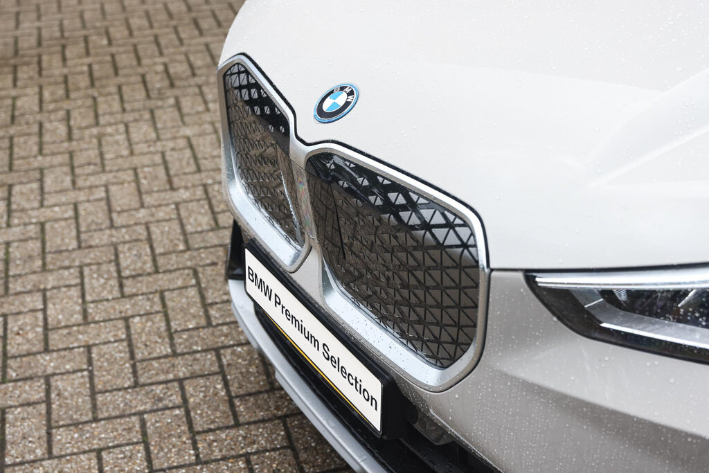 BMW iX1 25