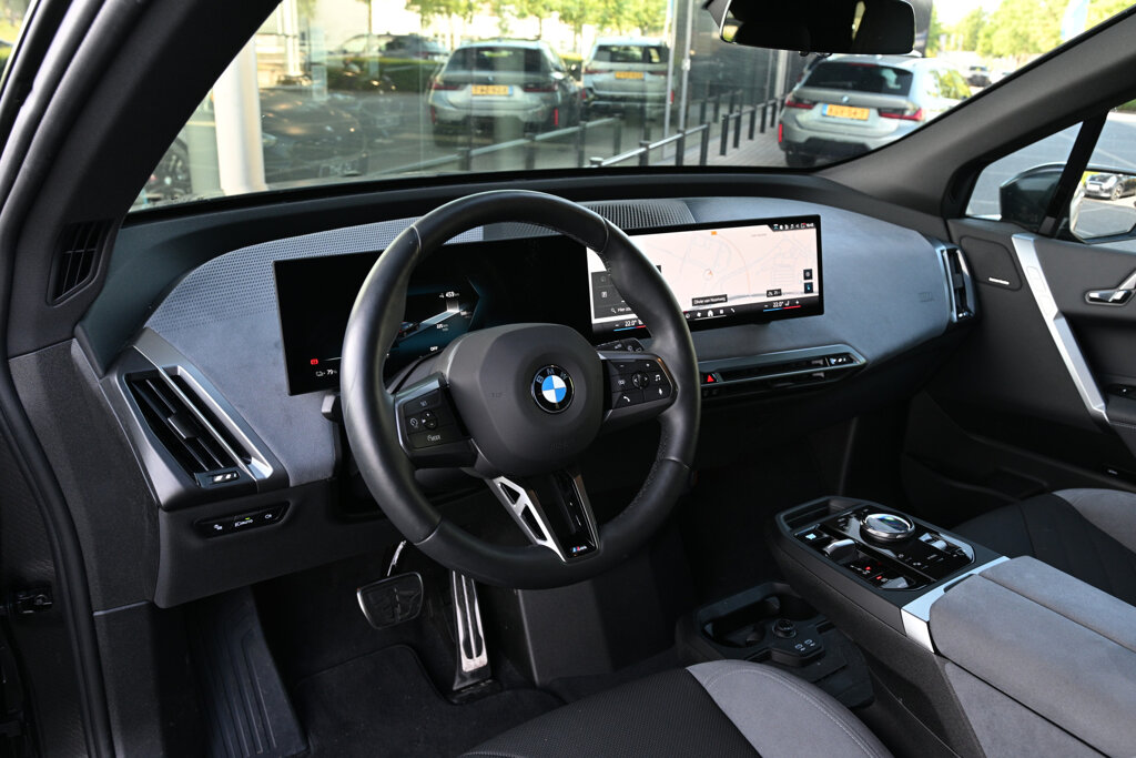 BMW iX 6