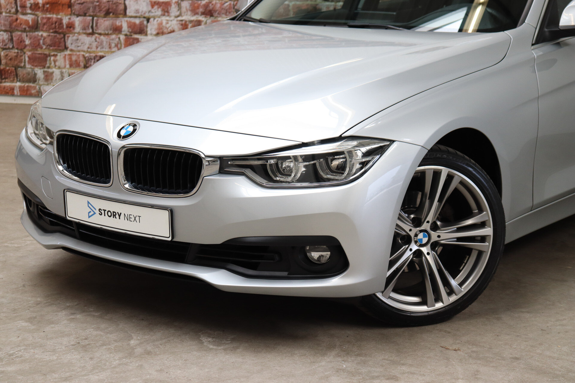 BMW 3 Serie 320i High Executive Essential Automaat - Afbeelding 2