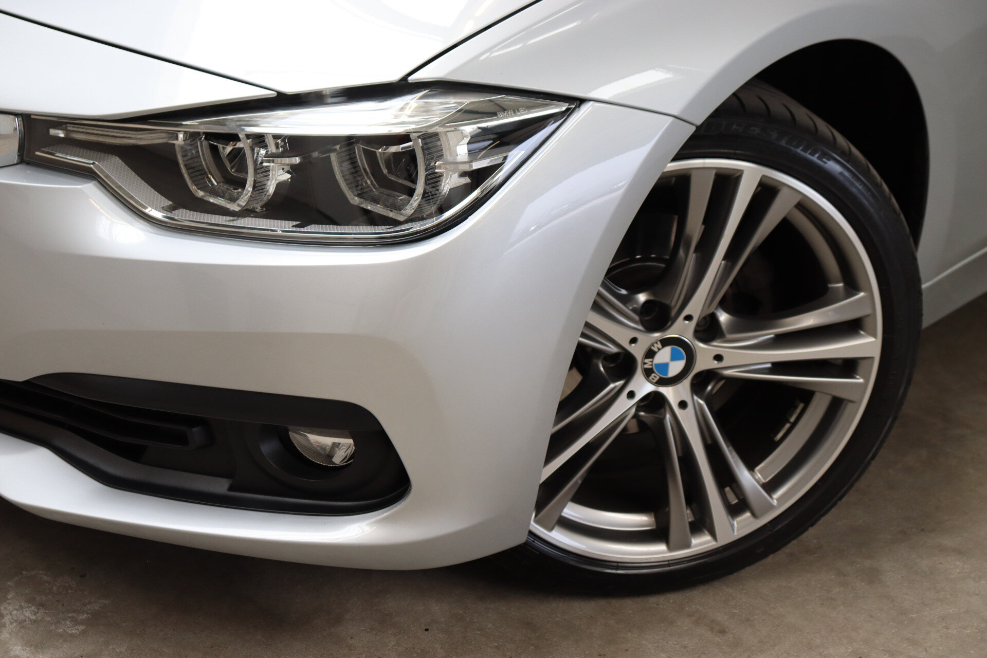 BMW 3 Serie 320i High Executive Essential Automaat - Afbeelding 3