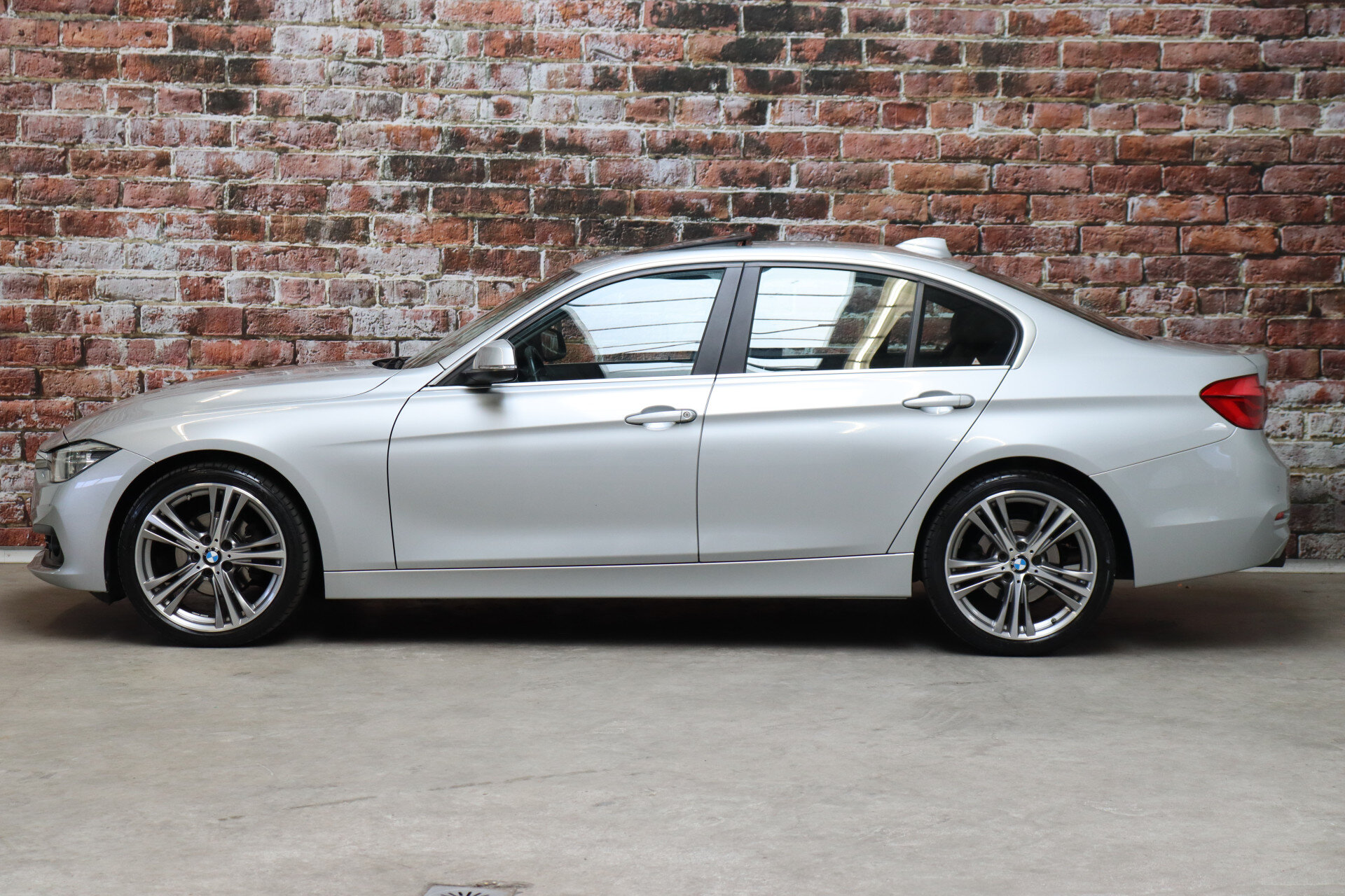 BMW 3 Serie 320i High Executive Essential Automaat - Afbeelding 5