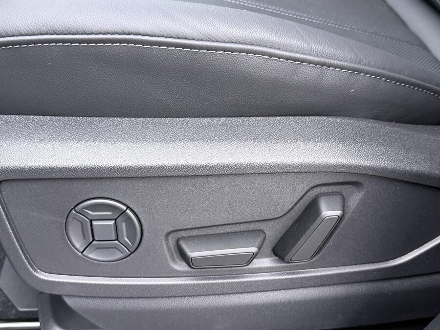 Audi Q5 S edition Competition 2.0 e-hybrid 270 kW / 367 PK