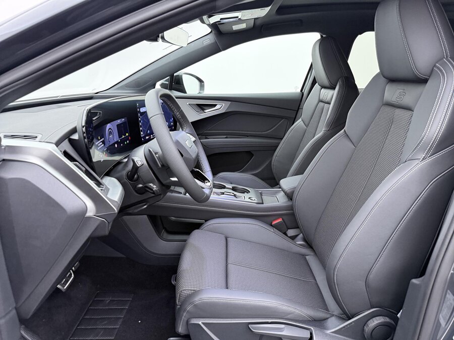 Audi Q4 e-tron S edition 45 82 kWh 210 kW / 286 PK