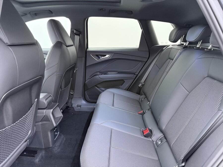 Audi Q4 e-tron S edition 45 82 kWh 210 kW / 286 PK