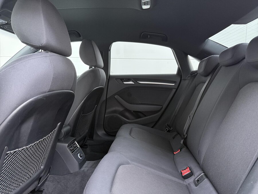 Audi A3 Limousine 35 TFSI S-line