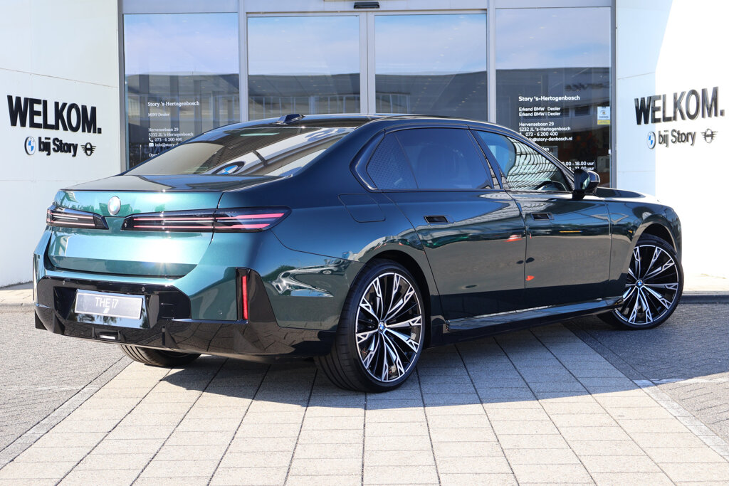 BMW i7 5