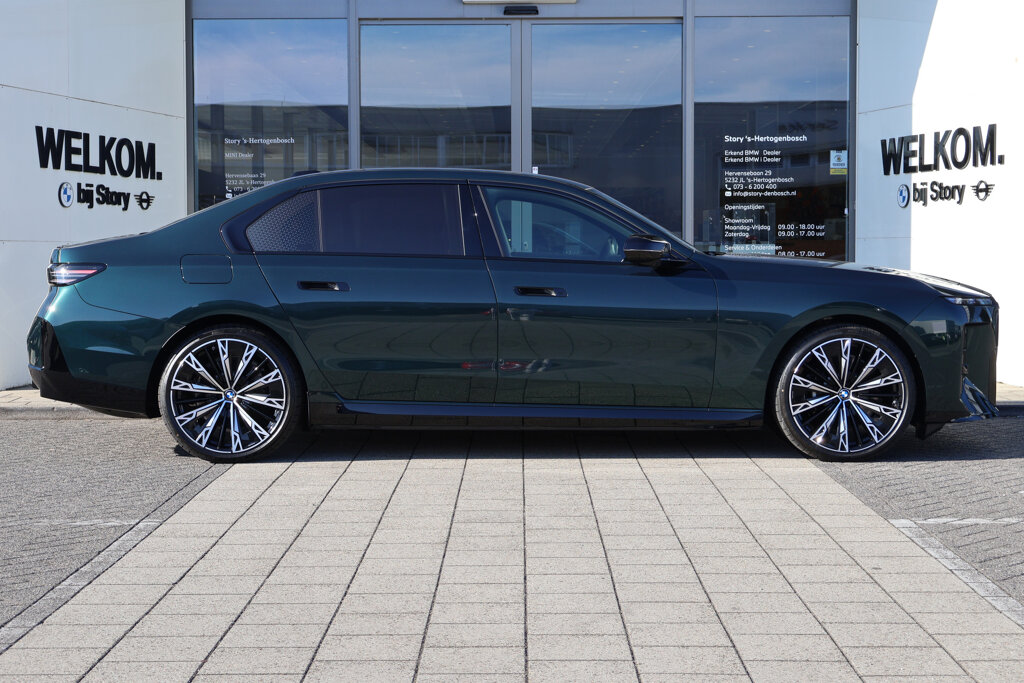 BMW i7 6