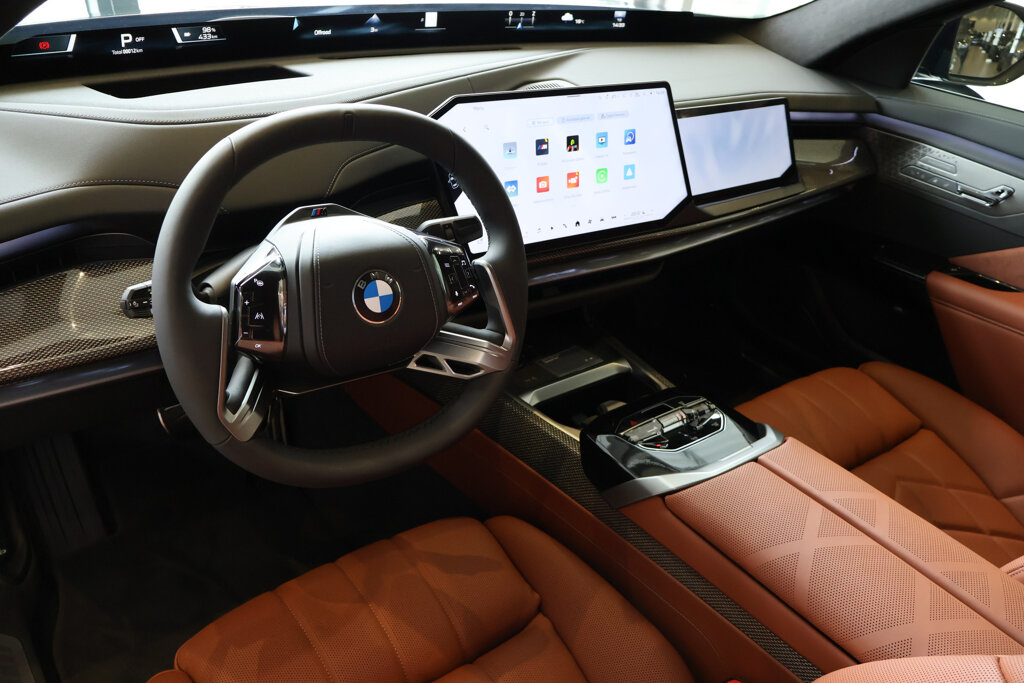 BMW i7 7