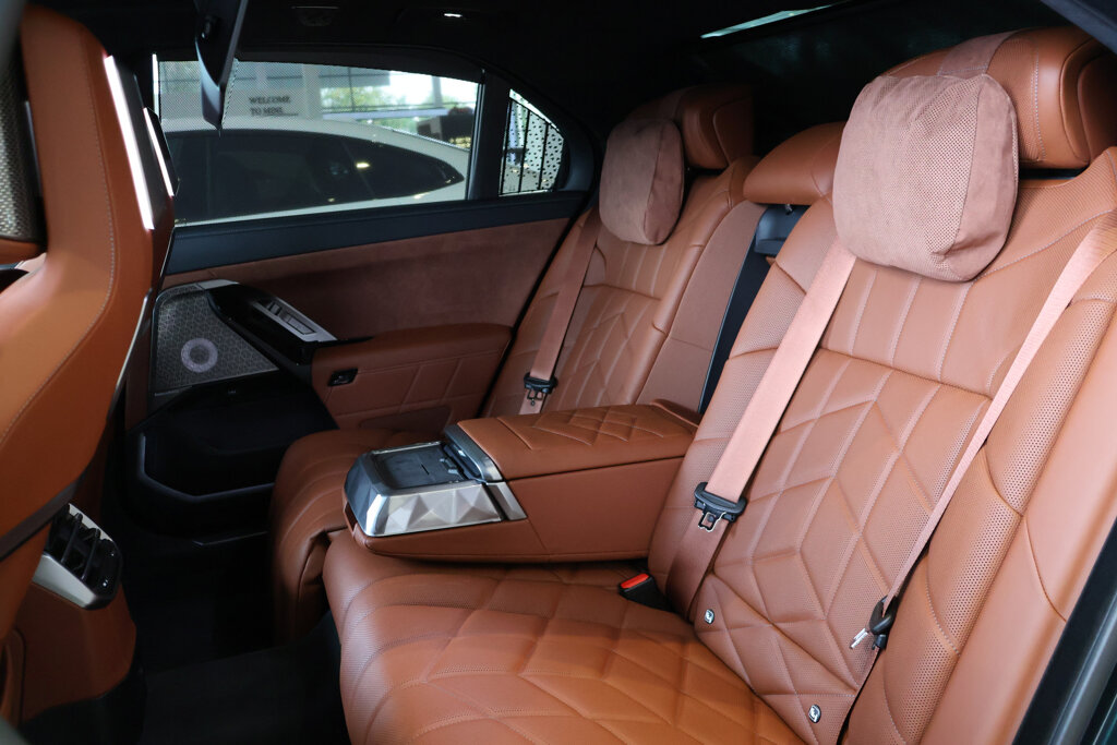 BMW i7 10