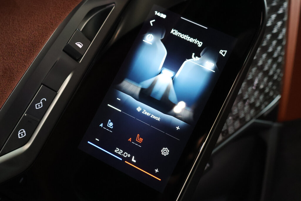 BMW i7 13