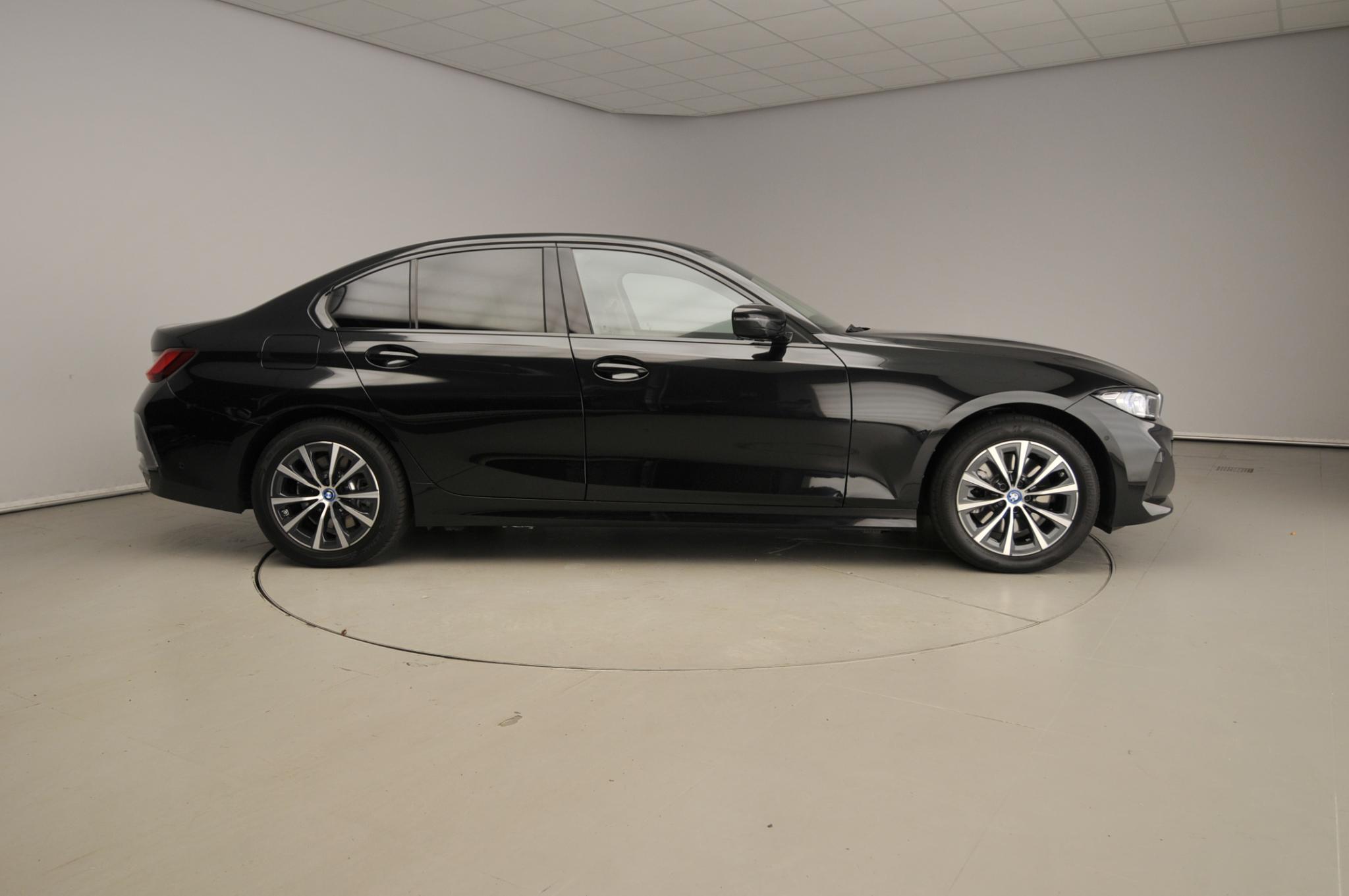 BMW 3 Serie Sedan 320e - Afbeelding 4
