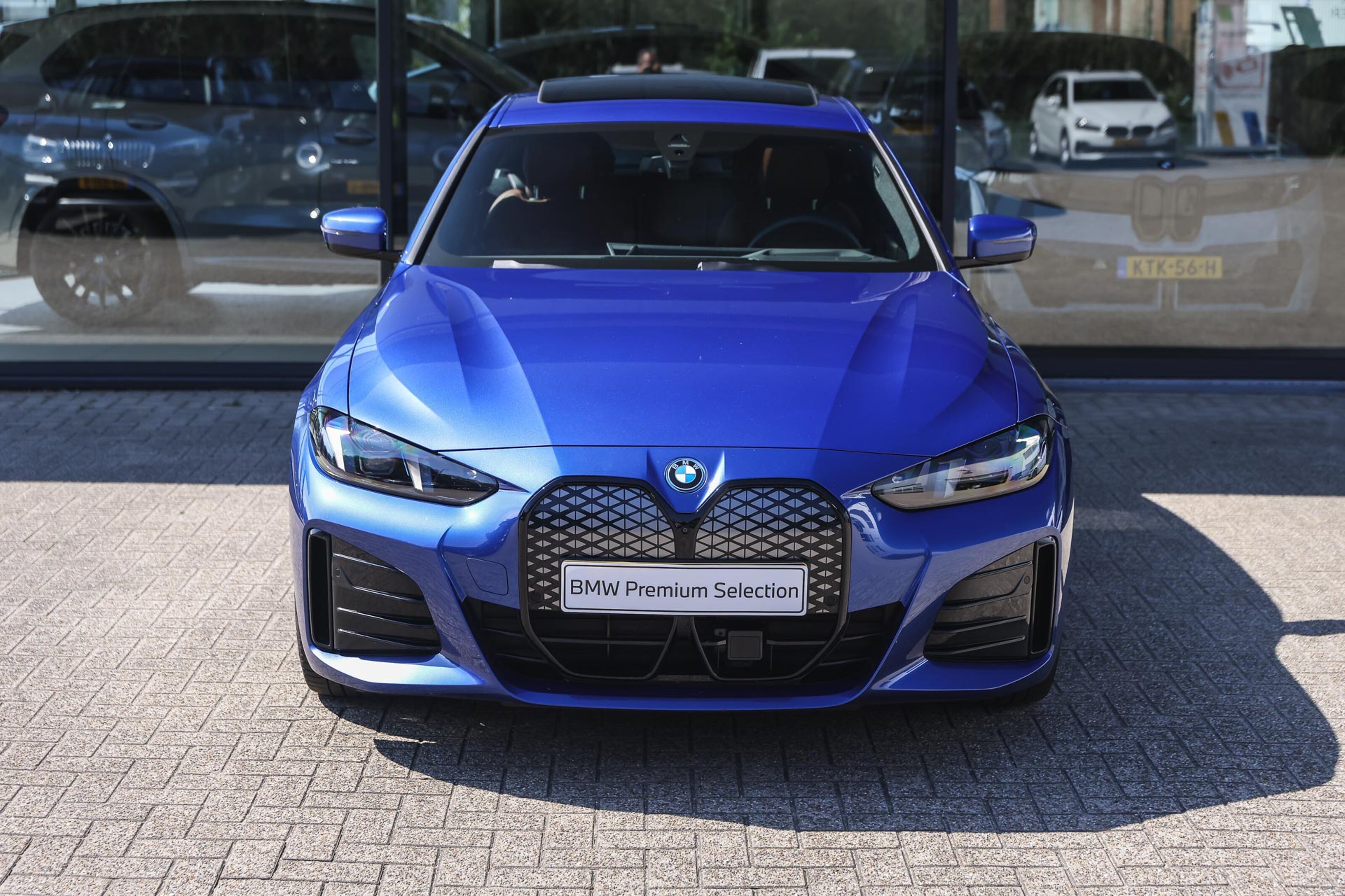 BMW i4 6