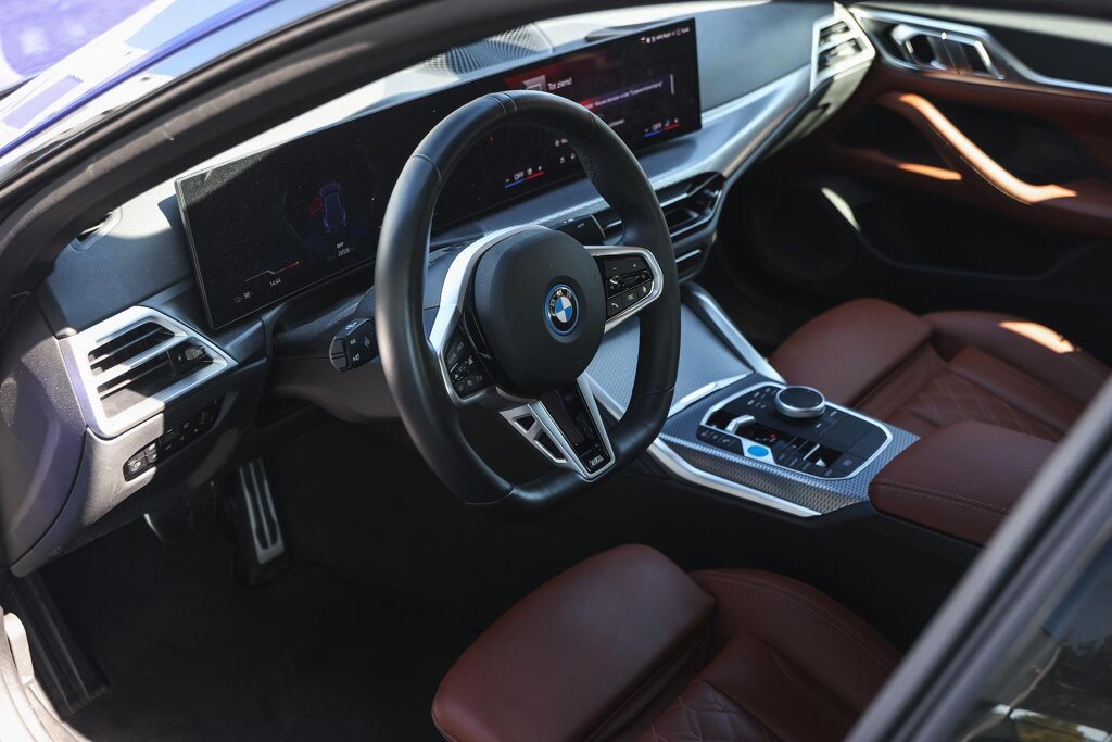 BMW i4 12
