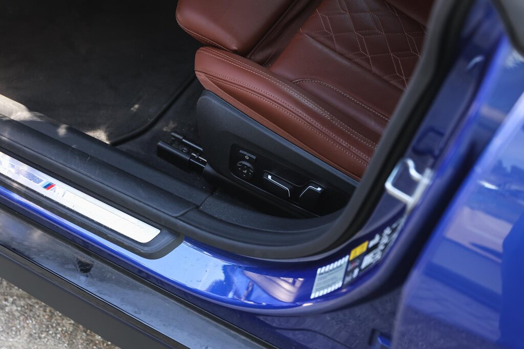 BMW i4 13