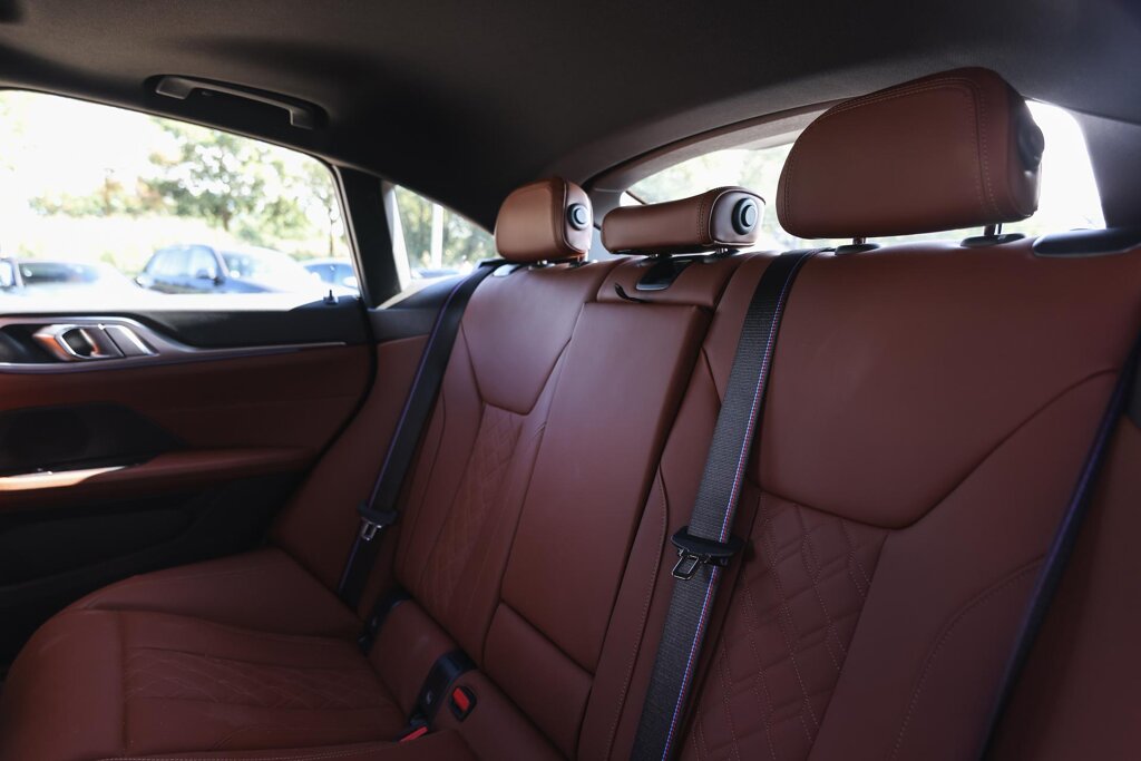 BMW i4 15