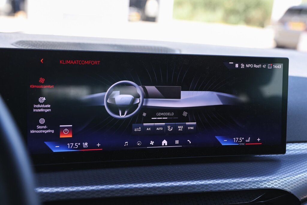 BMW i4 23