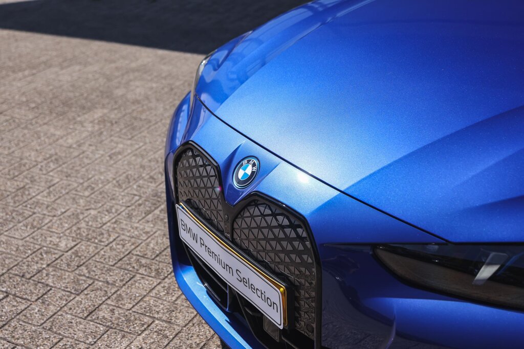 BMW i4 28