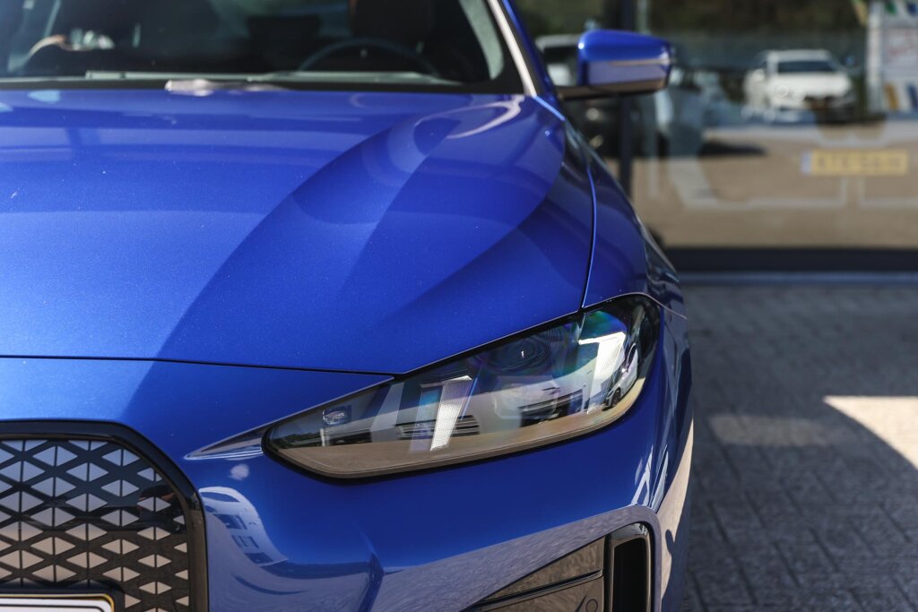 BMW i4 29