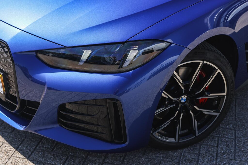 BMW i4 30