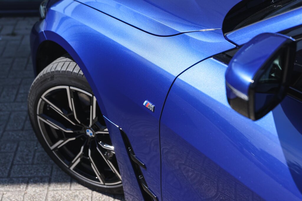 BMW i4 31