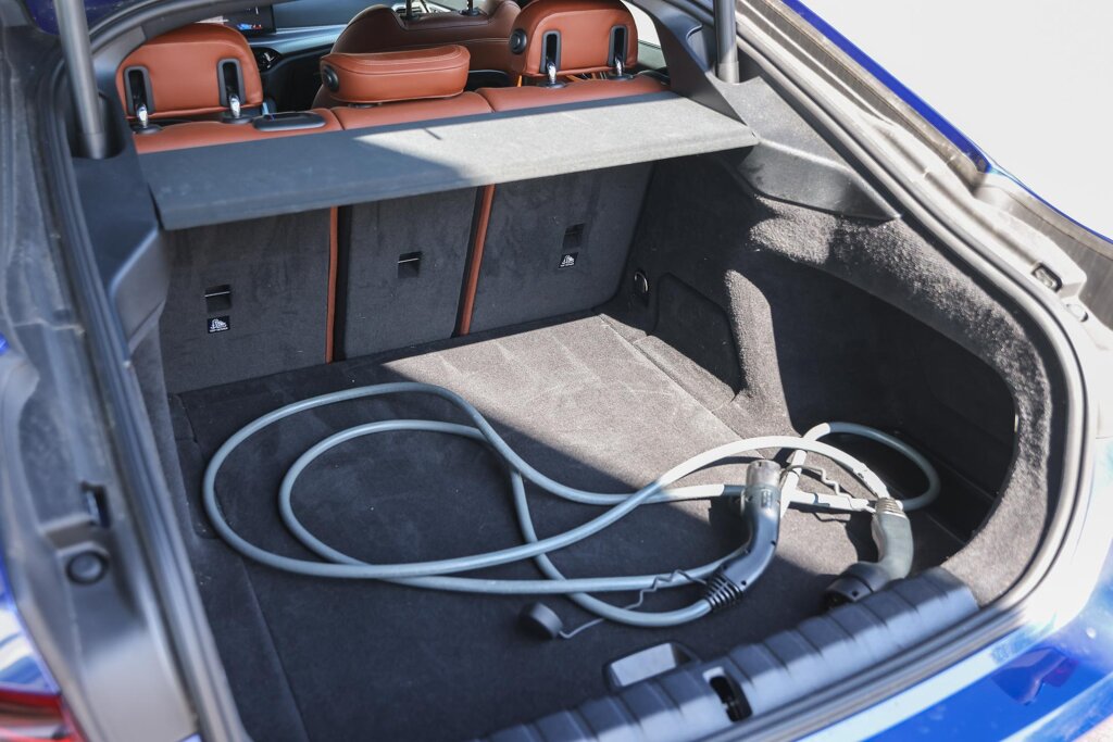 BMW i4 34