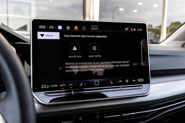 Apple Carplay/Android Auto Apple Carplay/Android Auto