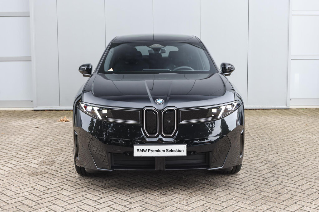 BMW iX3 5