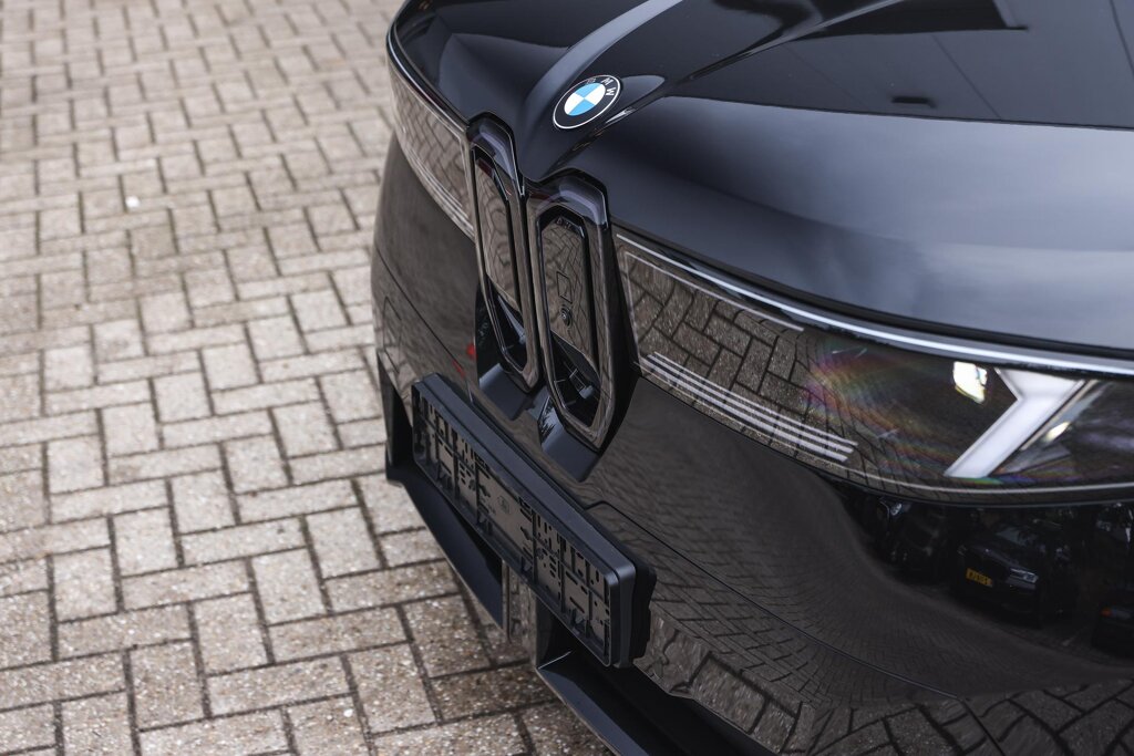 BMW iX3 28