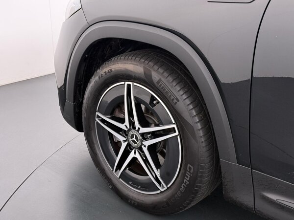 18" vijfspaaks lichtmetalen AMG-velgen 18" vijfspaaks lichtmetalen AMG-velgen