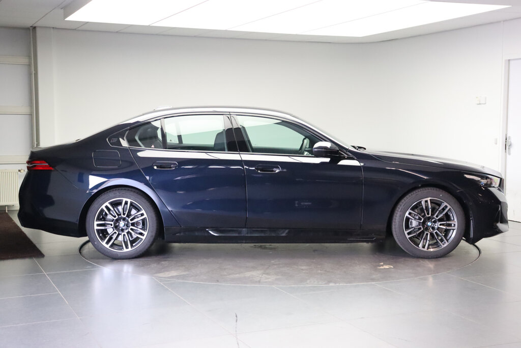 BMW i5 4