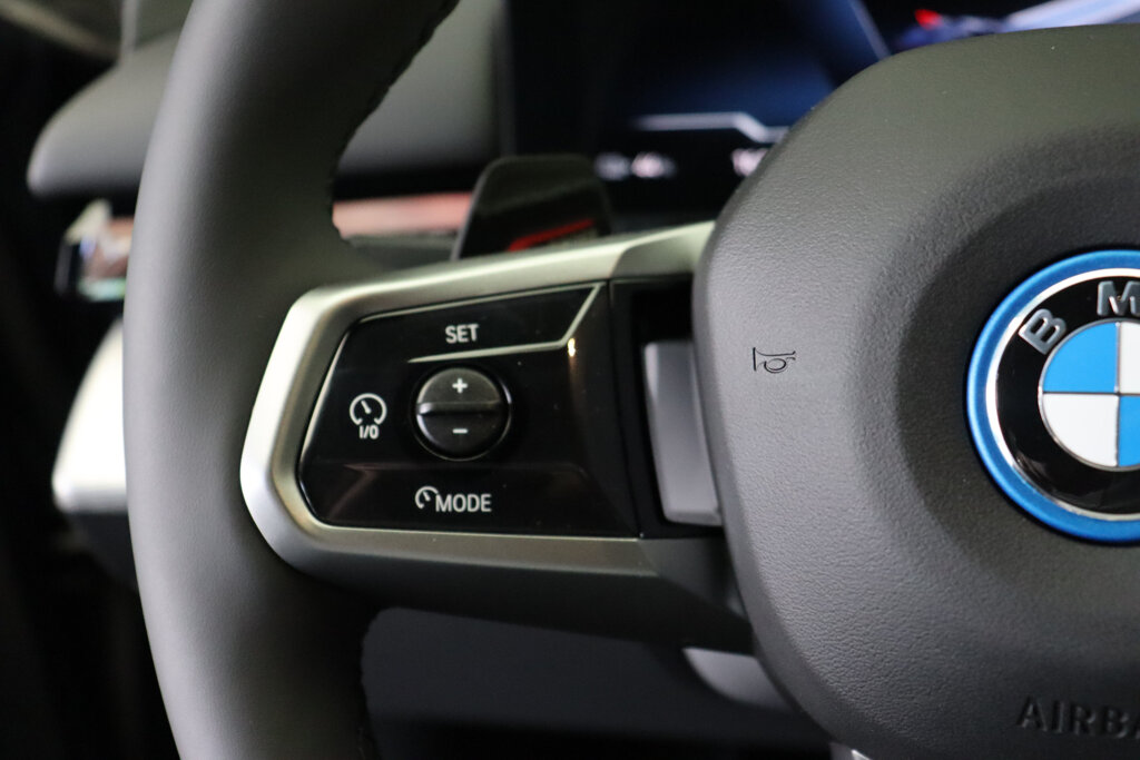 BMW i5 12