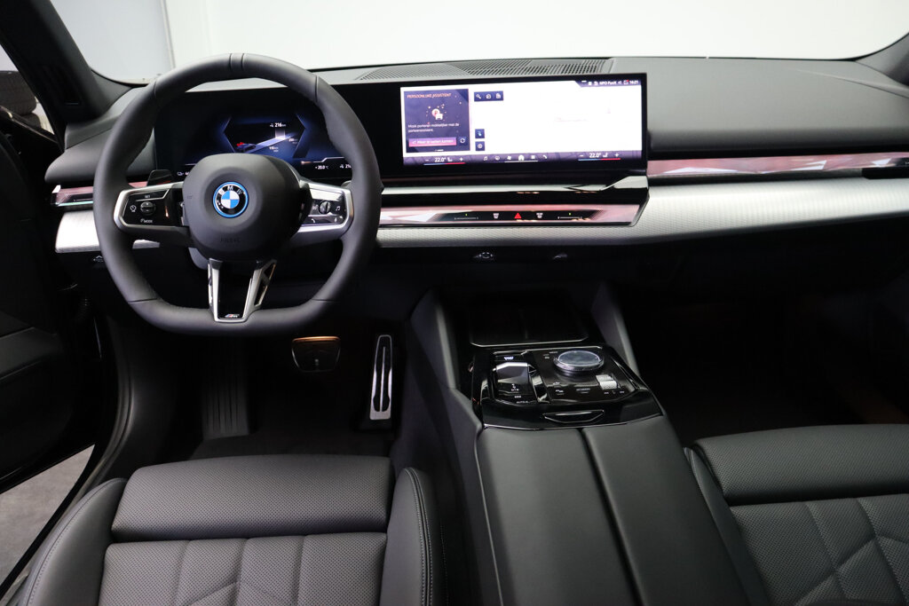 BMW i5 20