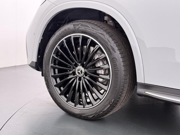 20" tien-spaaks lichtmetalen AMG-velgen