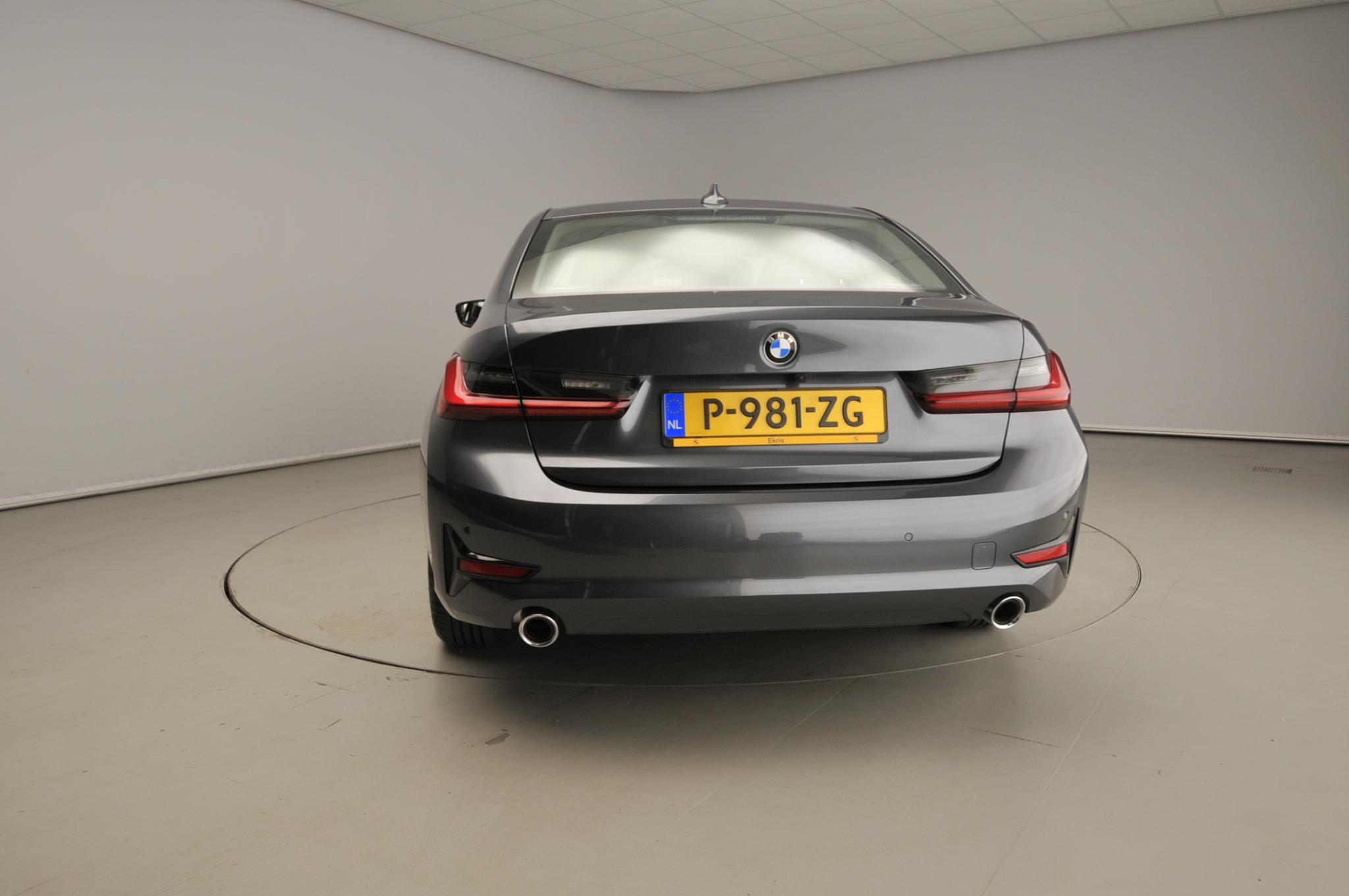 BMW 3 Serie Sedan 320i - Afbeelding 3