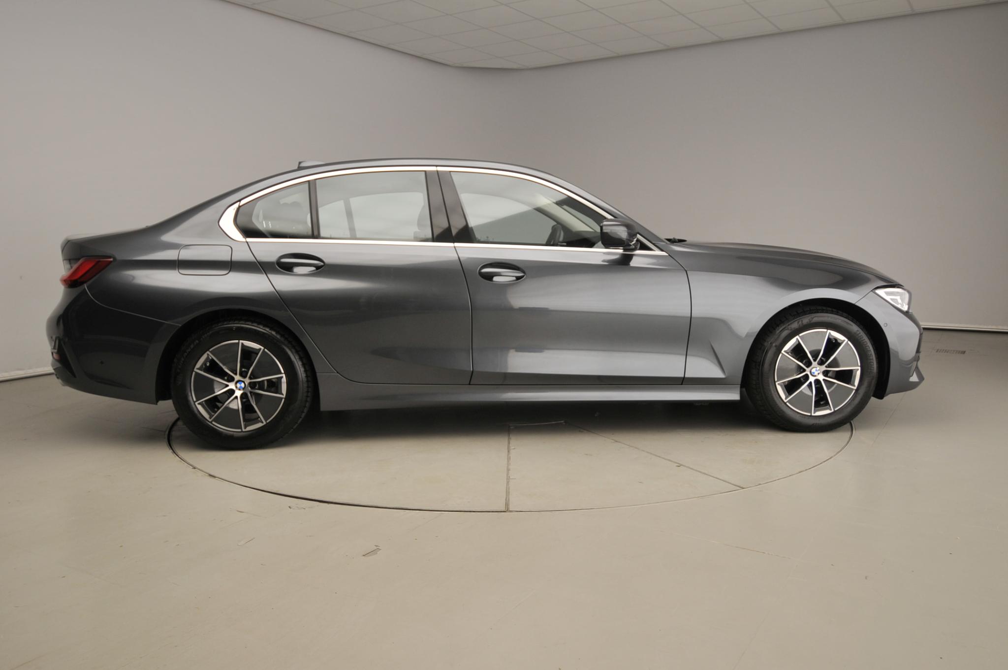 BMW 3 Serie Sedan 320i - Afbeelding 4