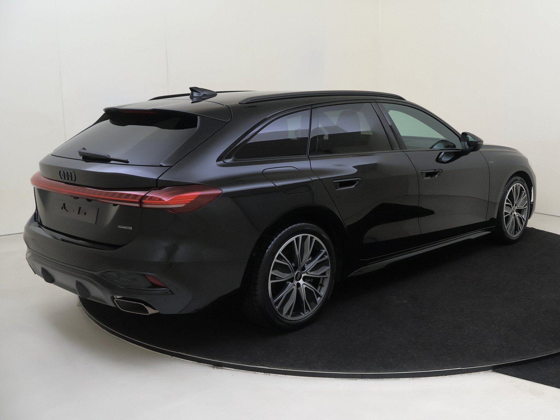 Audi A5 Avant e-hybrid quattro S tronic 299pk - Afbeelding 2
