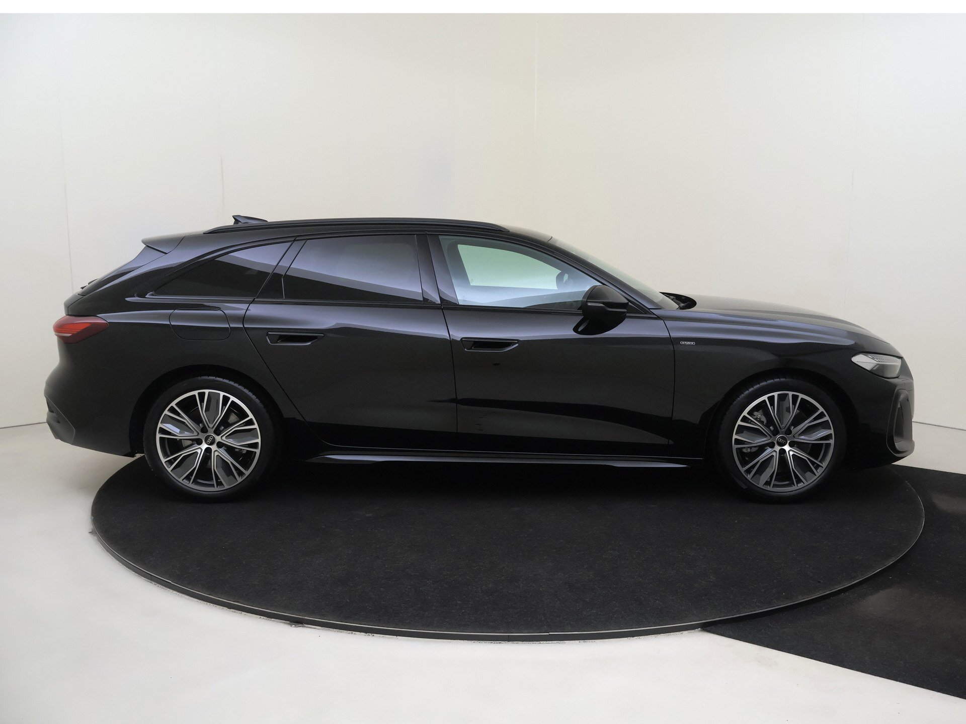 Audi A5 Avant e-hybrid quattro S tronic 299pk - Afbeelding 3