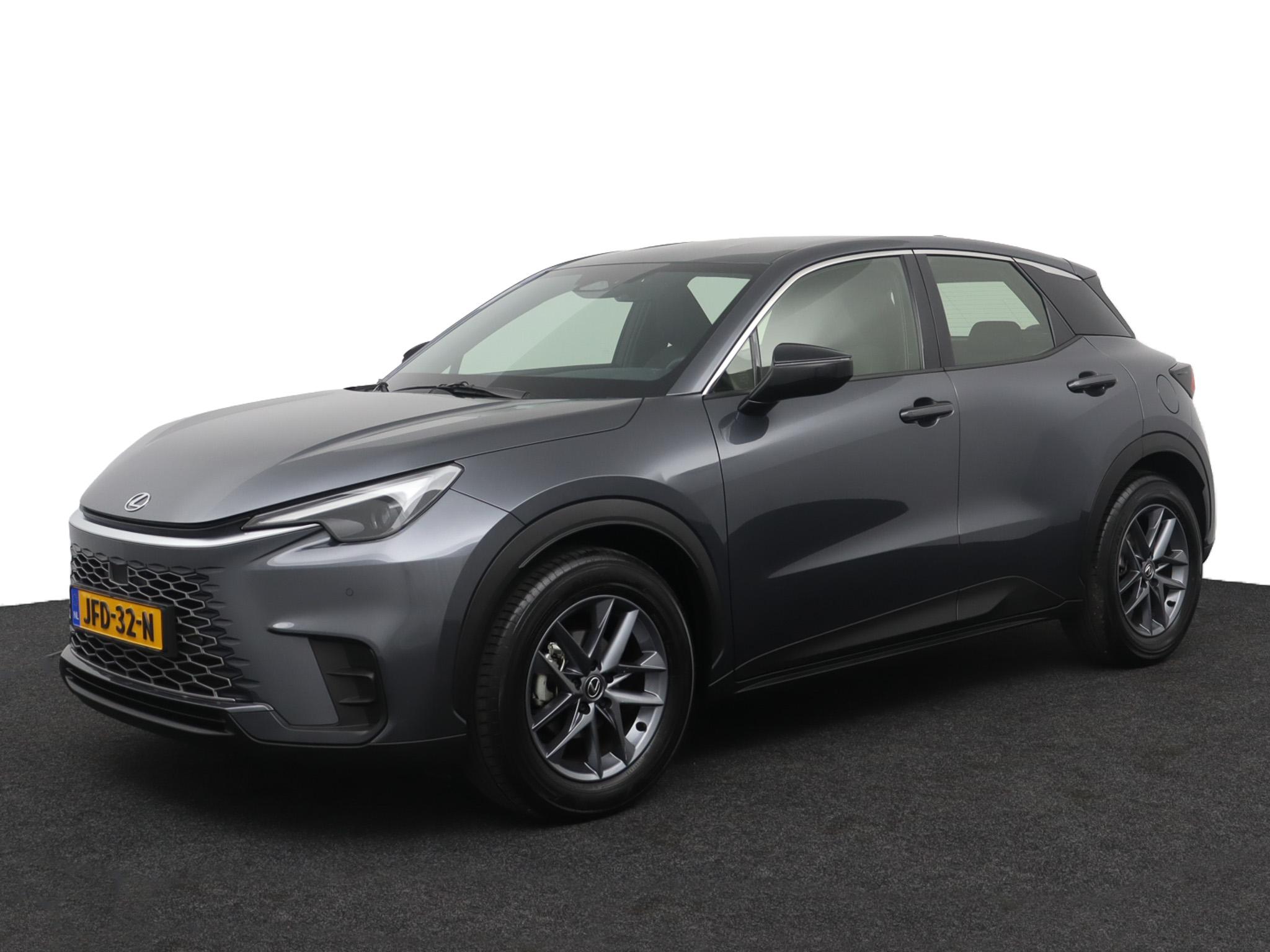 Lexus LBX 1.5 2WD