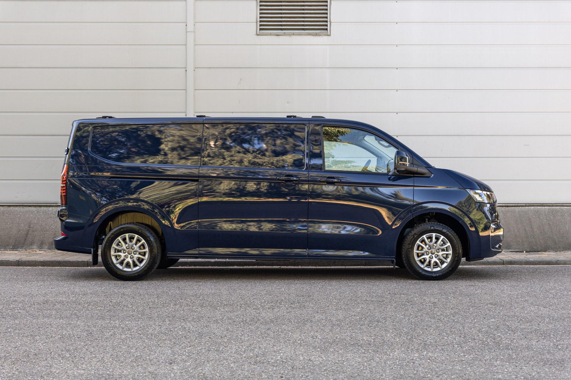 Volkswagen Transporter 2.5 eHybrid 233pk AUT L2H1 30 Style - Afbeelding 3