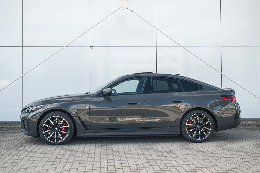 BMW i4 16