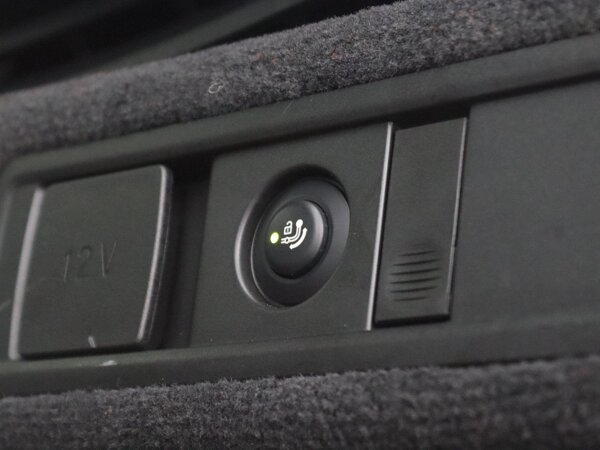 Trekhaak met elektrisch wegklapbare kogel Trekhaak met elektrisch wegklapbare kogel