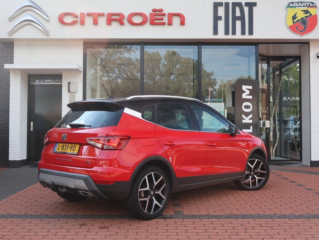 SEAT Arona 1.0 TSI 115PK Automaat FR Limited Edition, Rijklaarprijs | Navigatie| Stoelverwarming | Trekhaak | DAB+ tuner - Afbeelding 4