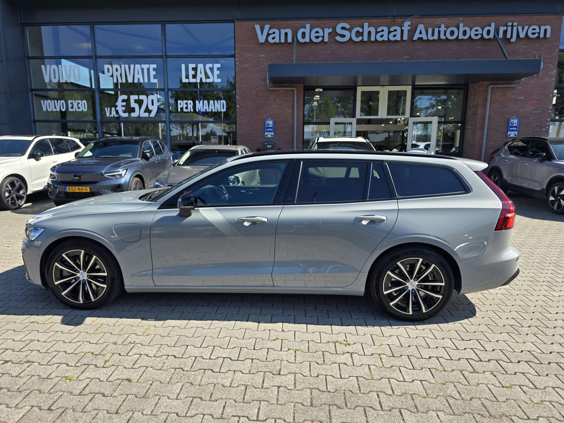 Volvo V60 2.0 T8 Plug-in hybrid AWD Plus Dark - Afbeelding 3
