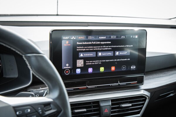 Apple Carplay/Android Auto Apple Carplay/Android Auto