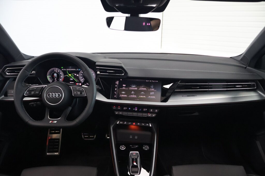Audi A3 Sportback 45 TFSIe S edition Competition 272pk | Panoramadak | Matrix LED | Leder - Afbeelding 2