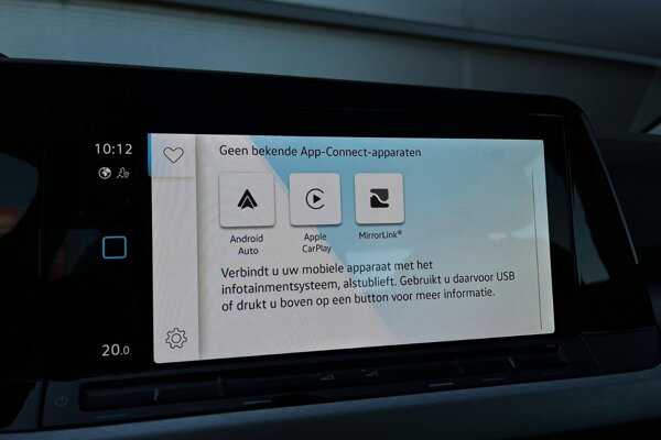 Apple Carplay/Android Auto Apple Carplay/Android Auto
