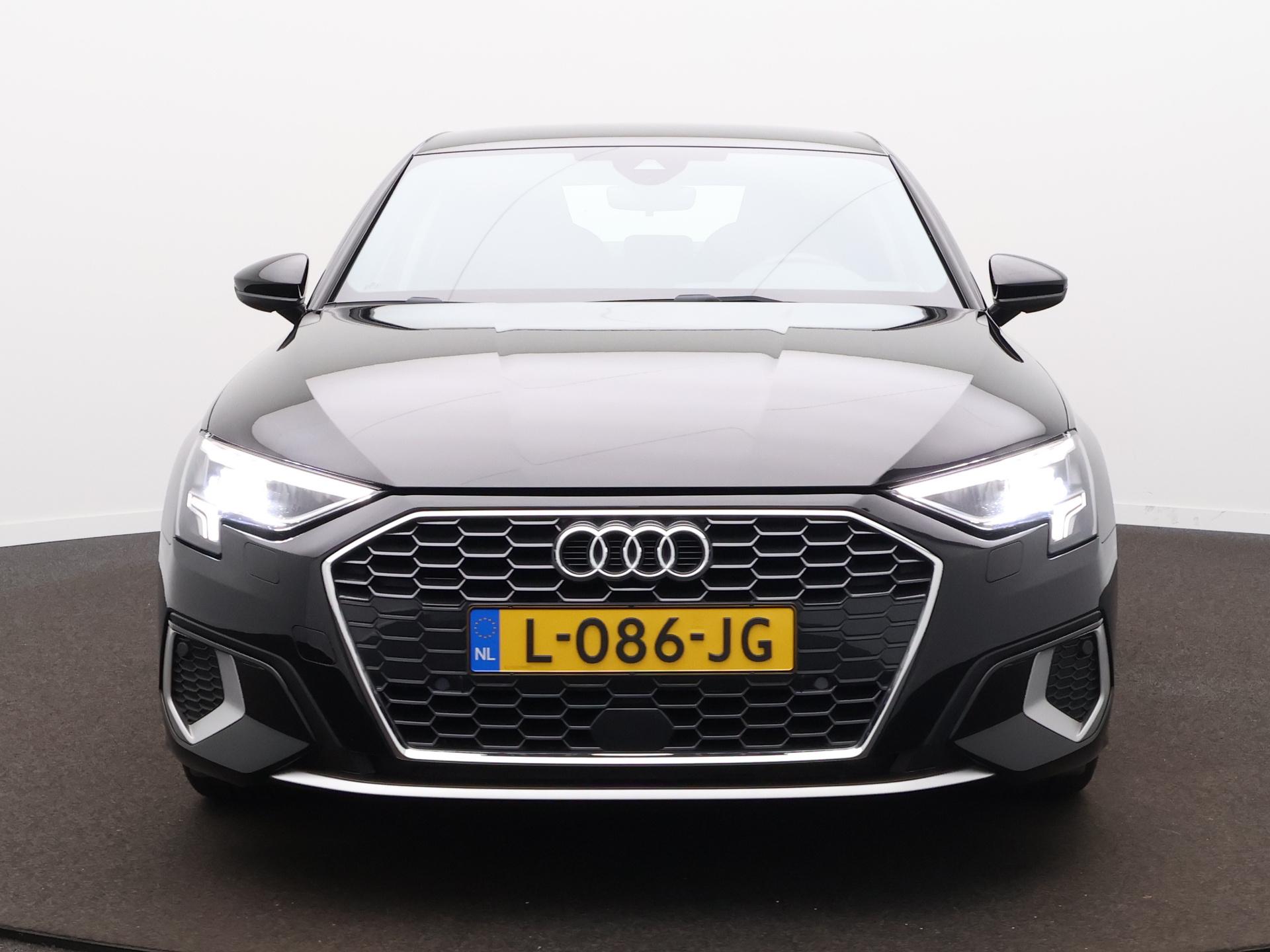 Audi A3 Limousine 30 TFSI Business edition - Afbeelding 2
