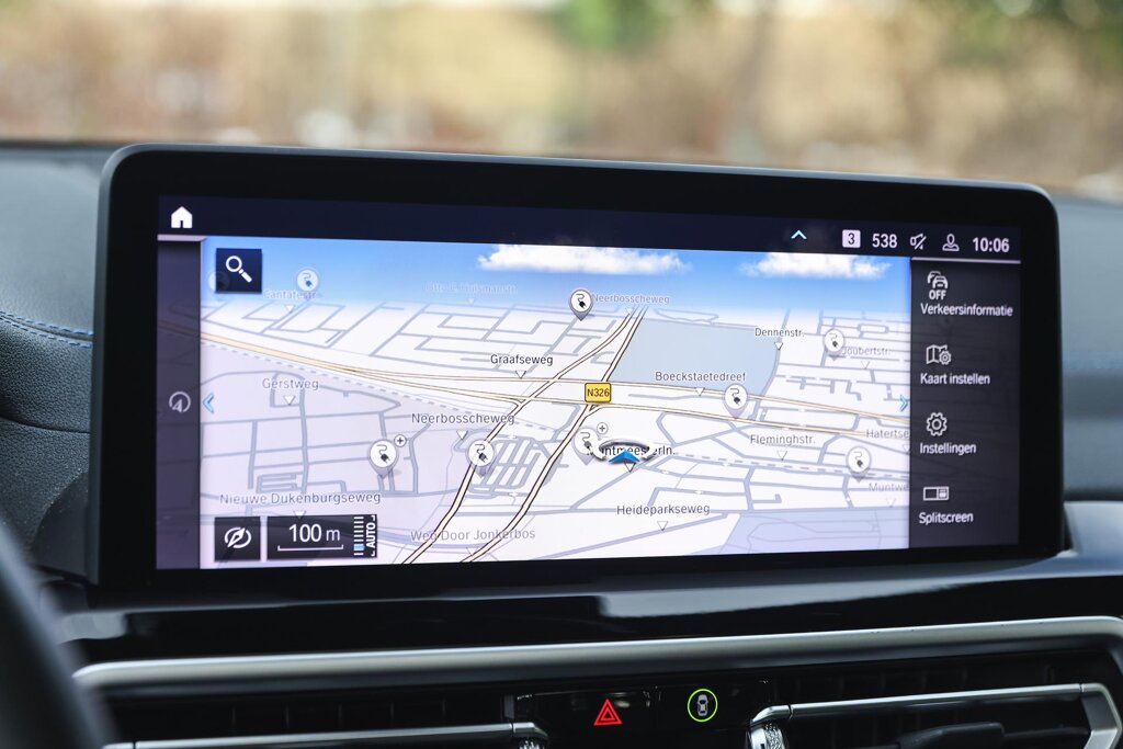 BMW iX3 29